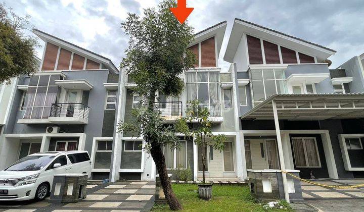 Rumah Minimalis Pakuwon Indah One Golf Terrace, Dekat Clubhouse 1