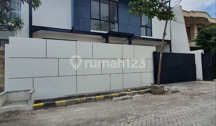 Rumah Baru Sutorejo, Surabaya Timur, Strategis