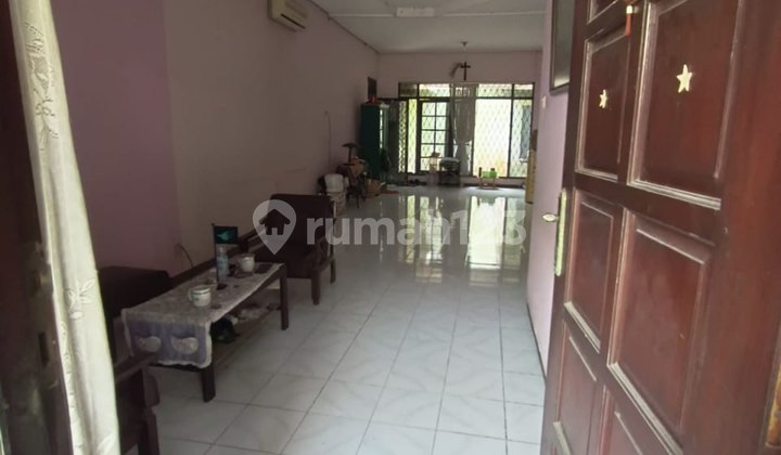Rumah Bendul Merisi Selatan, Surabaya Selatan, Row 3 Mobil 2