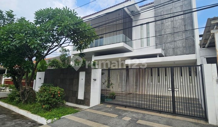 Rumah Minimalis Mewah 2 Lantai Jalan Utama Jemursari, Row 4 Mobil, Strategis 1