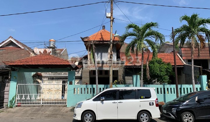 Wisma Mukti House, East Surabaya can be made into 2-3 houses. 1