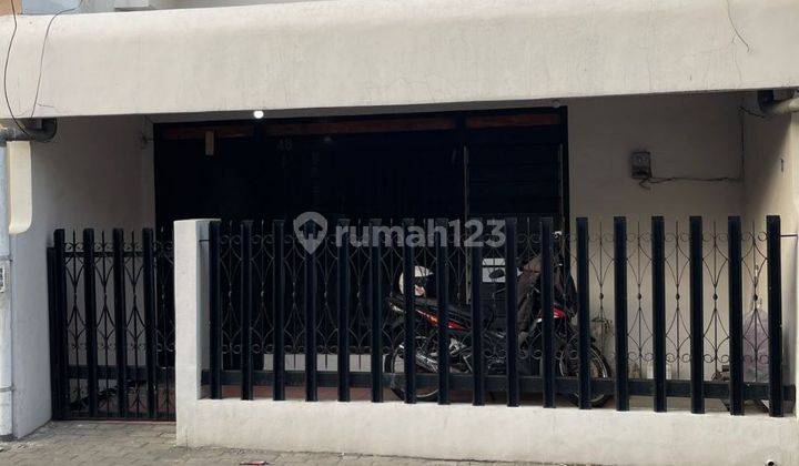 Rumah Simokerto 1,5 Lantai Strategis, Row 2 Mobil 1