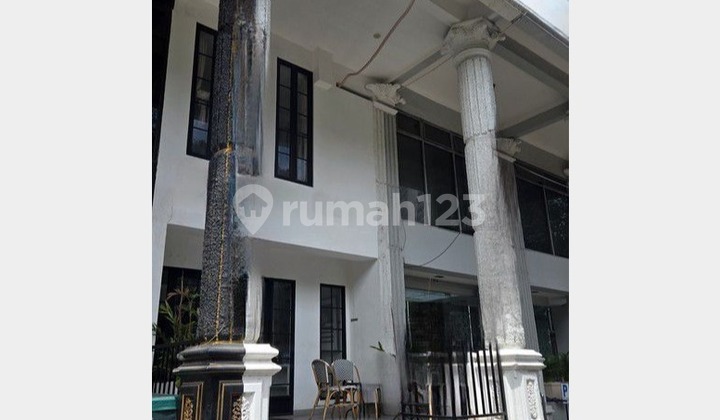 Sell Immediately! 5-Story Shop House on Cikini Raya, Jakarta 2