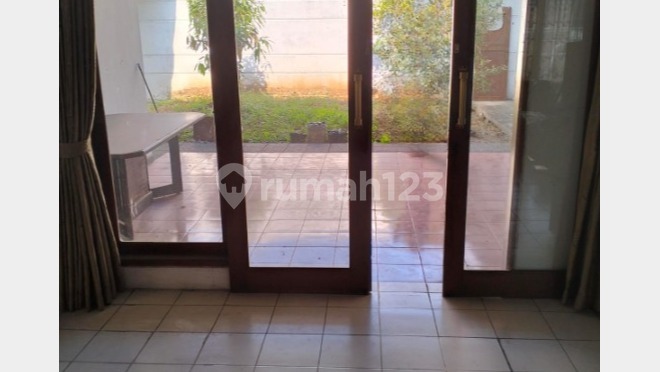 Spacious Ready-to-Use Flood-Free House in Arcamanik, Bandung 2