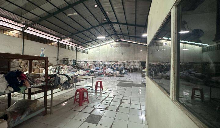 Rumah Tinggal + Ex Pabrik Konveksi Cibolerang
