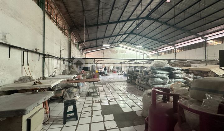 Residential House and Former Cibolerang Kopo Bandung Convection Factory Residential House and Former Cibolerang Kopo Bandung Convection Factory