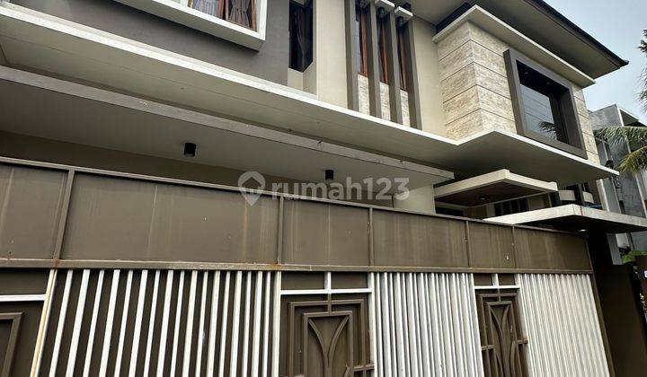 Rumah Mewah Ada Kolam Renang Singgasana Pradana Bandung 1