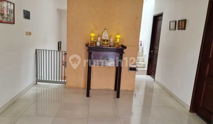 Jual Cepat! Rumah 2 Lantai Siap Pakai Kemayoran Jakarta  2