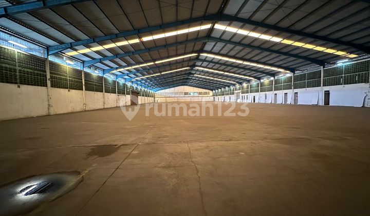 Ready-to-Use Clean Warehouse in Moch Toha Industrial Area Ready-to-Use Clean Warehouse in Moch Toha Industrial Area