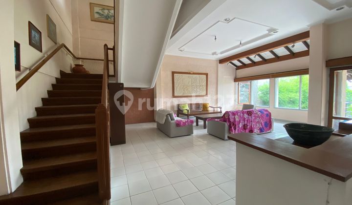 Rumah dan Ruang Usaha 3 Lantai Siap Pakai Komplek Cipaku Bandung