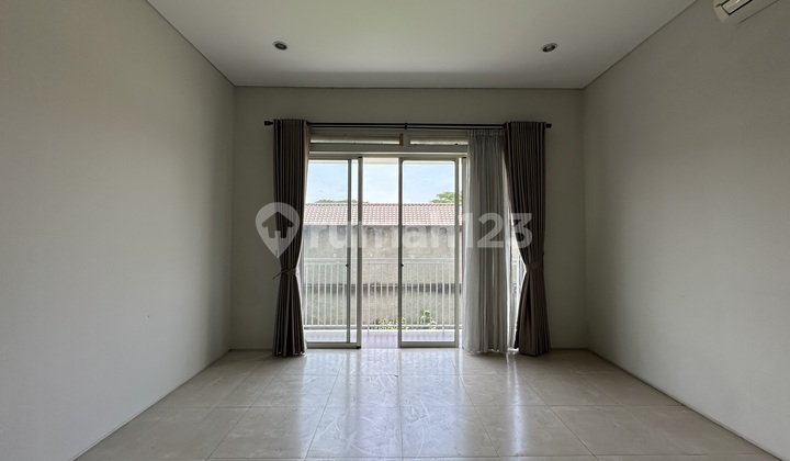 Rumah Luas & Terawat Tatar Tejakencana Kota Baru Parahyangan