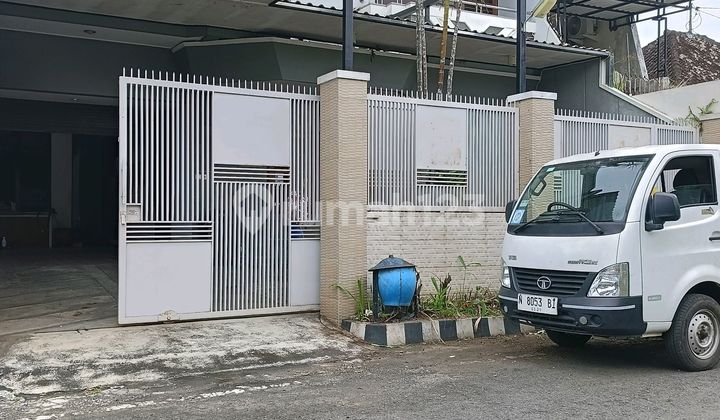 Disewakan Rumah Mewah Di Jalan Natuna No 8 Kota Malang