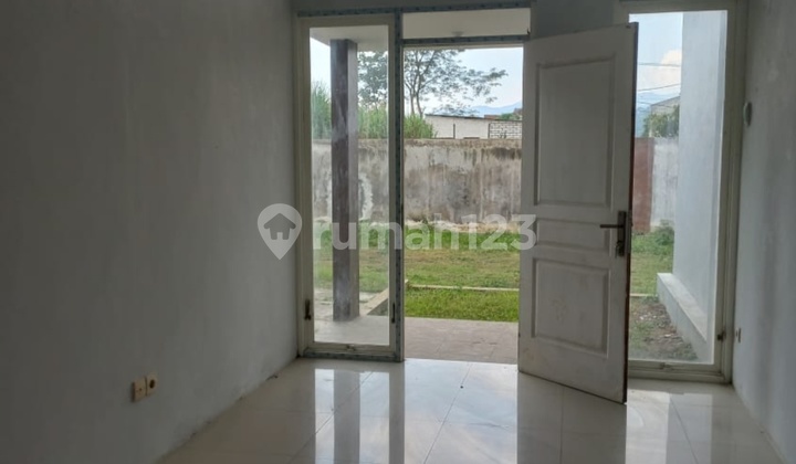 Cheapest Ready Unit House in Pakis, near the Airport. 2