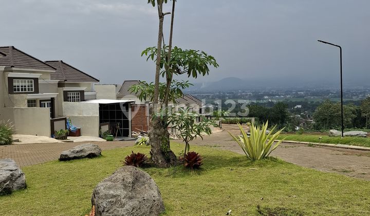 Villa House in Puncak, Malang City. Strategic Location.