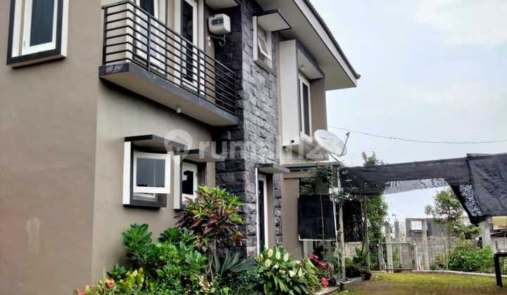 Dijual Villa Bonus Kebun Luas di Kota Wisata Batu