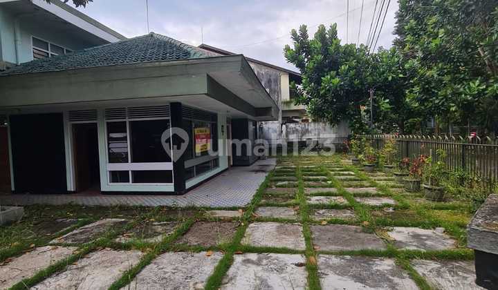 Rumah Luas di Pusat Kota Malang.jalan Gresik Rumah Luas di Pusat Kota Malang.jalan Gresik