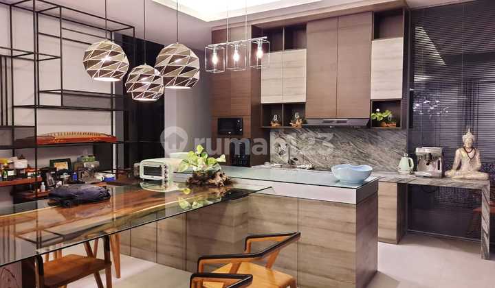 Cafe Dan Rumah View Menawan Di Batu