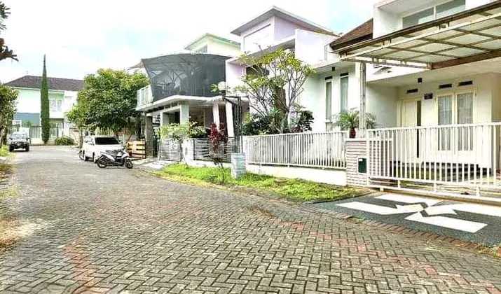 Rumah Mewah Di Permata Jingga Kota Malang (bd) 2