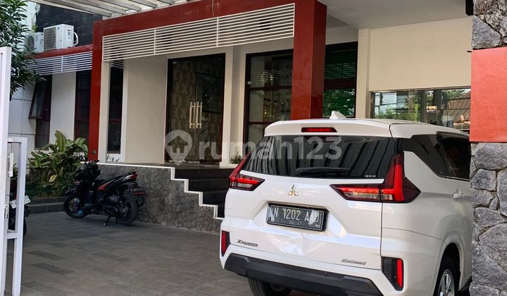 Rumah Mewah di Jalan Semi Furnished Suhat Kota Malang