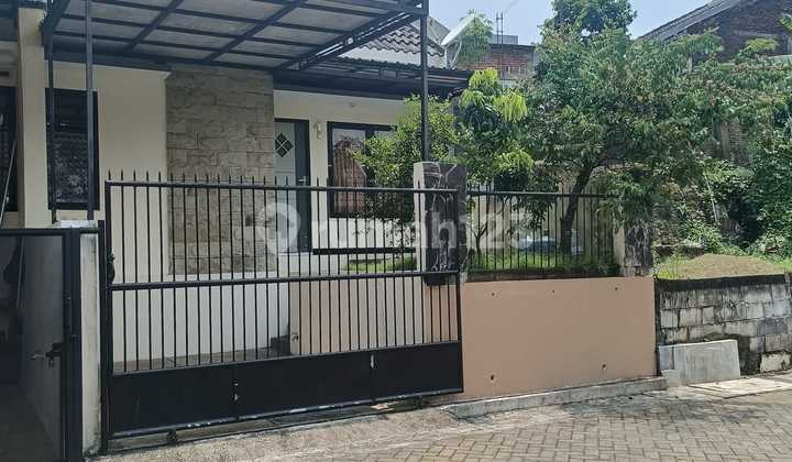 Rumah Cantik Di Bandulan Malang. Rumah Cantik Di Bandulan Malang.