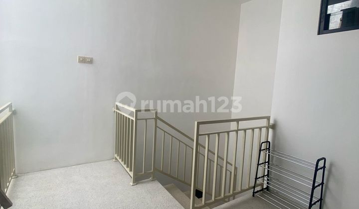 Rukos Premium Depan Umm 3 Malang