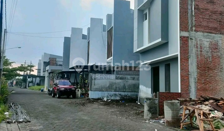 Rukos Premium Behind Umm 3 Malang