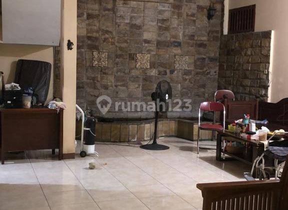 Rumah Lokasi Strategis Kawasan Nyaman di Jakarta Timur 1