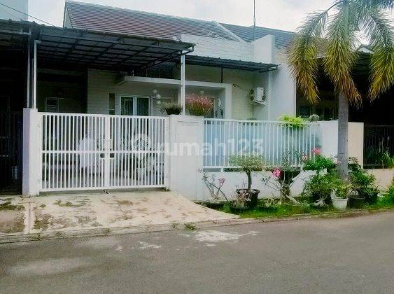 Dijual Cepat Rumah Rapi Siap Huni Semi Furnish di Cluster Ifolia Harapan Indah Bekasi 1