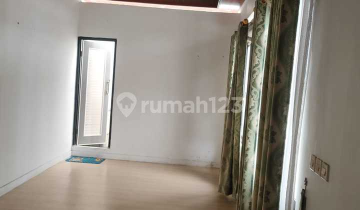 foto lainnya dijual rumah 2 lantai di