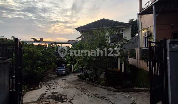 Rumah besar SAMPING TAMAN KOTA 2 lantai siap huni di ceger cipayung Jakarta timur