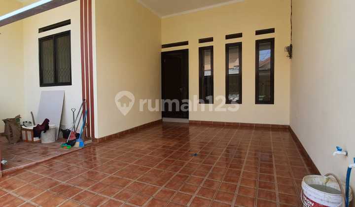 Dijual rumah siap huni bangunan baru renovasi total rumah hadap selatan 2