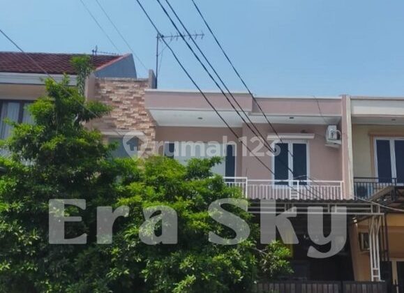 Disewa Ruko 2 Lantai Sangat Strategis di Harapan Indah Bekasi 1