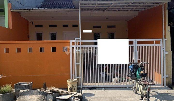 Rumah Rapi Strategis Disewakan di Taman Harapan Baru Thb Bekasi 1