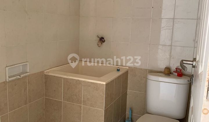 For sale quickly, neat house ready to occupy in Harmoni Harapan Indah cluster, Bekasi. 2