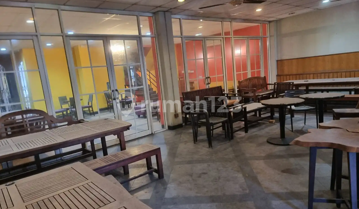 Ruko Gandeng Bekas Coffee Shop Kondisi Sangat Bagus