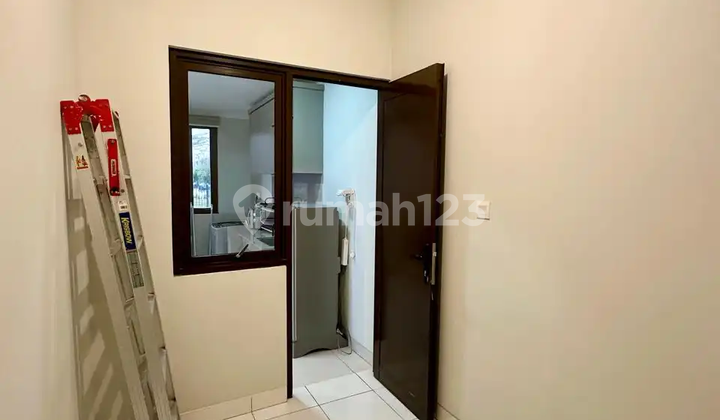 Disewakan Rumah Hoek 2 Lantai Semi Furnished di Cluster Olive Summarecon Bekasi 2