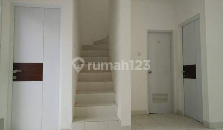 Rumah 2 Tingkat Bagus Dijual Murah  3