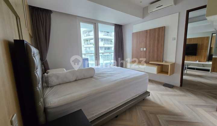 Apartemen Royale Springhill 1BR lantai 10 Private Lift  2