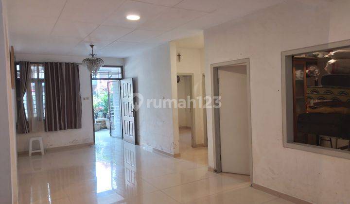 Rumah Unfurnished di Taman Kota, Jakarta Barat 10
