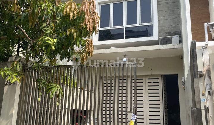 Rumah 3 Lantai di Manyar Permai, Pantai Indah Kapuk 