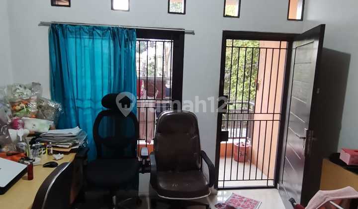 Rumah 2 Lantai Bagus SHM di Menceng, Jakarta Barat 2