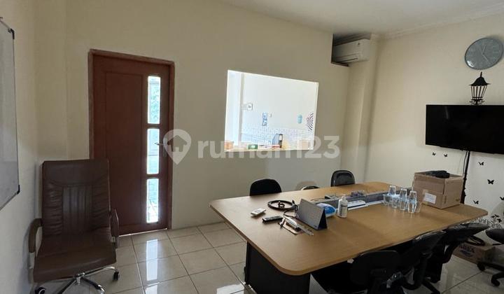 Ruko di Mutiara Taman Palem Dekat Hotel Aston Cengkareng