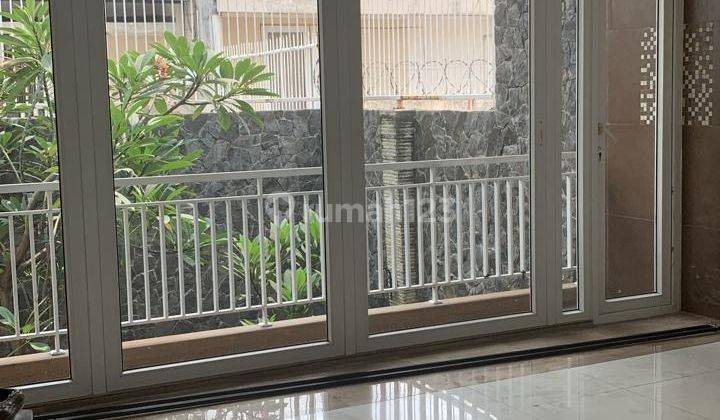 Rumah Green Court Lake Dekat Danau Sudah Renovasi 1