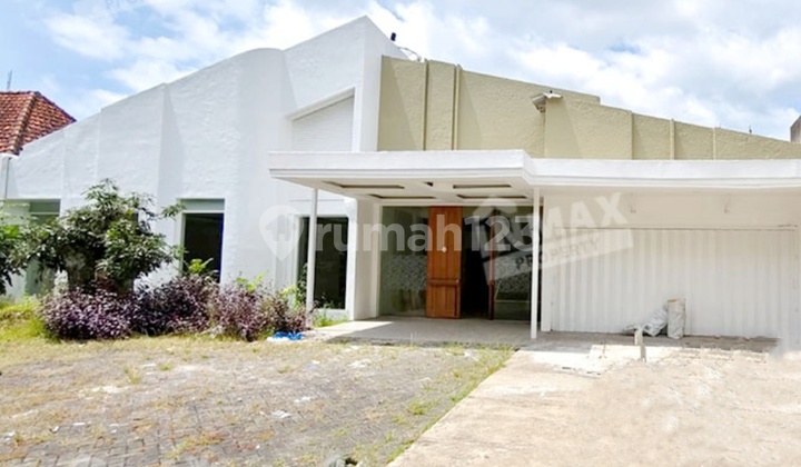 Disewakan/Jual Rumah Usaha Luas 760 Nol Jalan Raya Langsep Dieng Klojen Malang Bangunan Baru Renovasi Plafon Tinggi Parkir Luas Cocok Usaha Resto, Cafe, Padel, Klinik, Gedung Serbaguna, Kantor, Rental Play Station Lokasi Strategis Dekat Mcp Mall Cyber Mal Disewakan/Jual Rumah Usaha Luas 760 Nol Jalan Raya Langsep Dieng Klojen Malang Bangunan Baru Renovasi Plafon Tinggi Parkir Luas Cocok Usaha Resto, Cafe, Padel, Klinik, Gedung Serbaguna, Kantor, Rental Play Station Lokasi Strategis Dekat Mcp Mall Cyber Mal