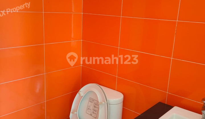 Sewa Apartemen The Square Petra Bagus Murah Semi Furnished dekat UK Petra Hadap Timur 5