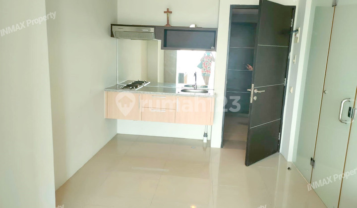 Sewa Apartemen The Square Petra Bagus Murah Semi Furnished dekat UK Petra Hadap Timur 4