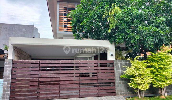 Dijual Rumah Mewah Minimalis 2Lt  Dharmahusada  Full Furnished  1