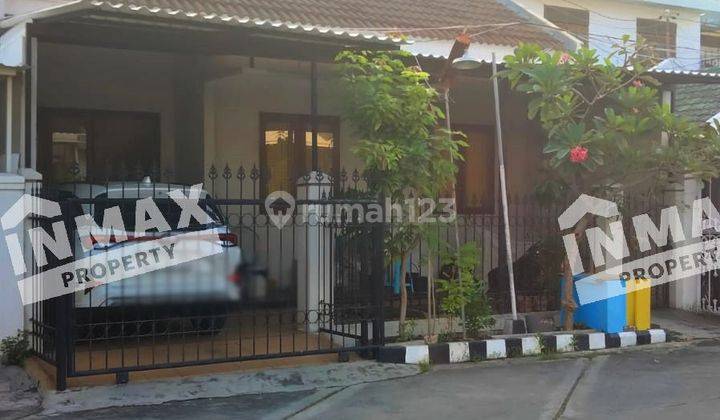 Dijual Rumah Murah Terjangkau Wisma Permai dekat ITS Pakuwon City 1