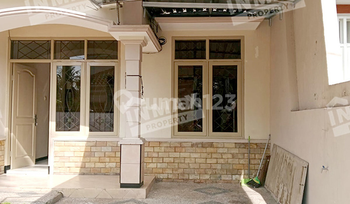 Affordable Rental, Ready to Occupy House in Tidar Housing, Malang, Near Wesley School, Ma Chung, Lailai Supermarket, Elpico. Well-Maintained, Facing East.