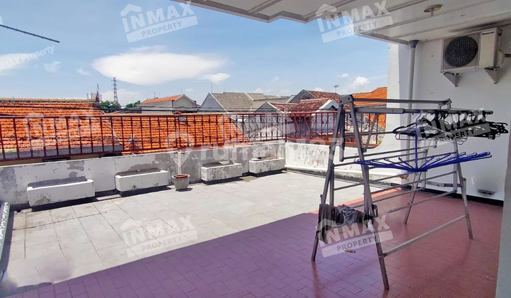 For Quick Sale, Cheap 2-Story House, Area 222, Ploso Lebak Tambaksari, 4 Bedrooms, Garage, Suitable for Business, Near Bebek Ht. B Firmly Negotiable. 2